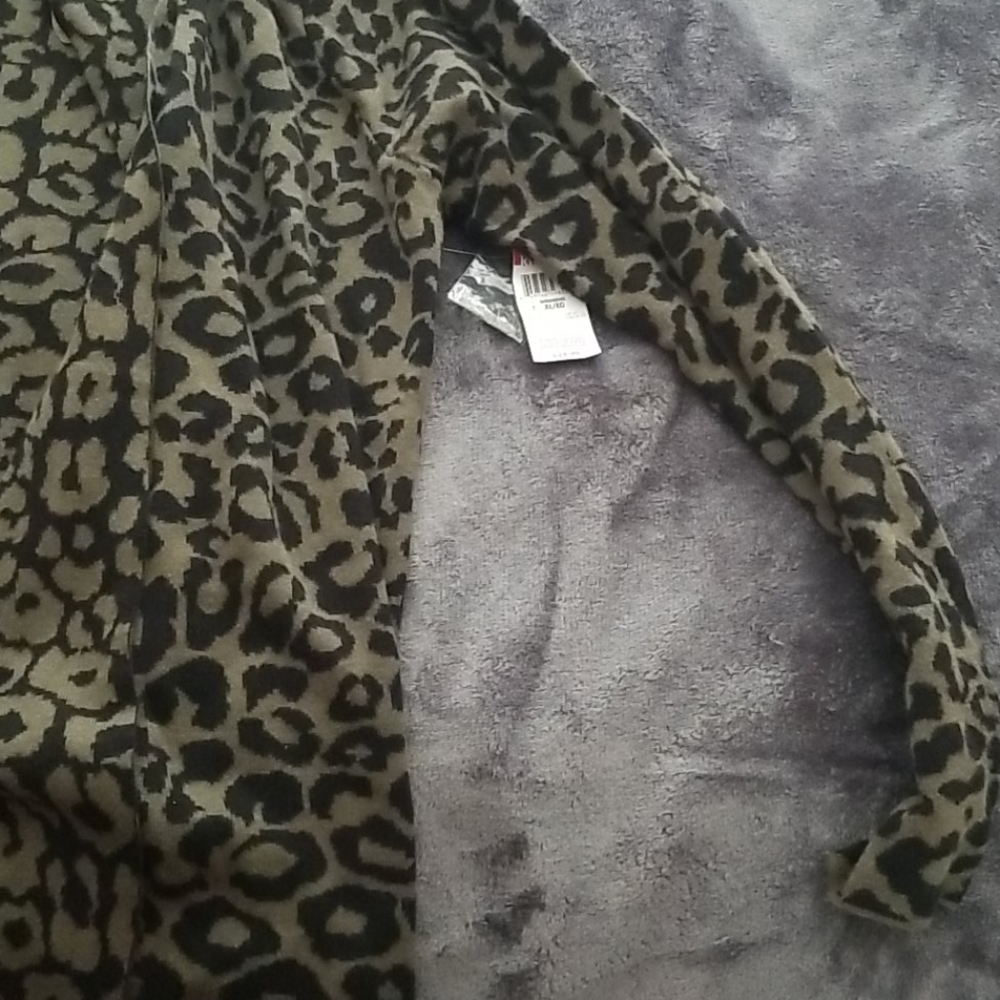 Tunic - Picture 2 of 3